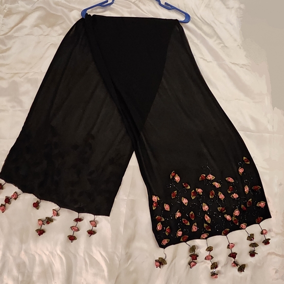 Vintage Womens Black Sheer Scarf/Shawl with Rosebuds & Fringe Accents 60" x 16" - Picture 5 of 10